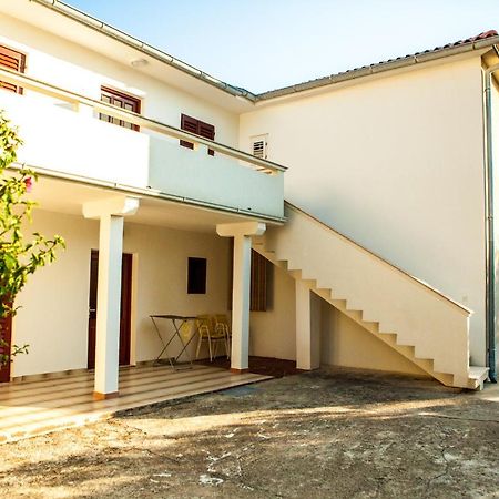 Apartments Alma Novalja Kültér fotó